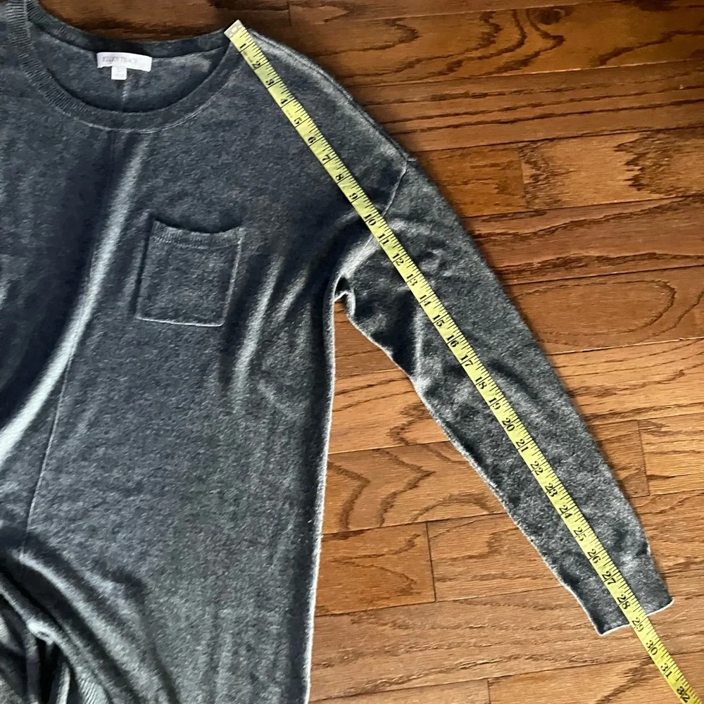 Ellen Tracy grey round neck long sleeve nylon/rayon blend sweater/pullover - Picture 4 of 15